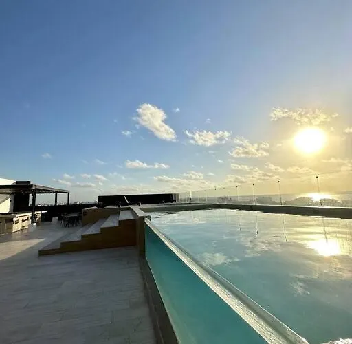 Apartment Ocean View Cozy W Gym, Rooftop, Jacuzzi 417 Musa