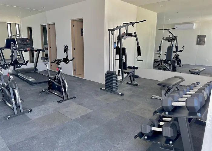 Apartment Ocean View Cozy W Gym, Rooftop, Jacuzzi 417 Musa *